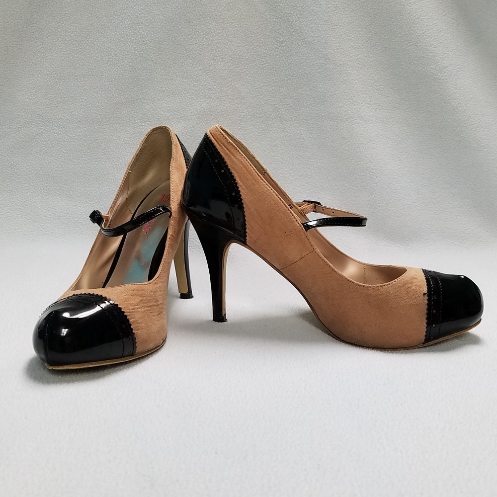 Just Fab high heels. Size 7M.